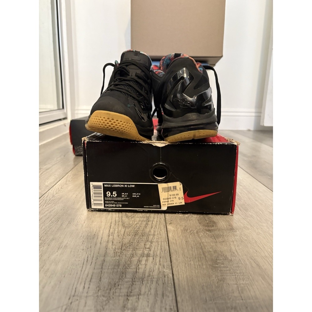 Size 9.5‎ - Nike Max LeBron 11 Low Gum